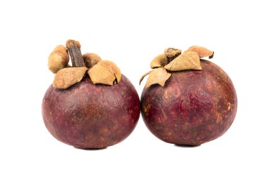 İki mangosten meyve