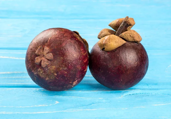 Due frutti di mangostano — Foto Stock
