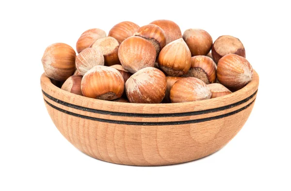 Lískové ořechy v misce — Stock fotografie