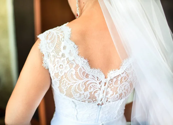 Gekleidet Weiß Hochzeit Brautjungfernkleid Rückansicht — Stockfoto