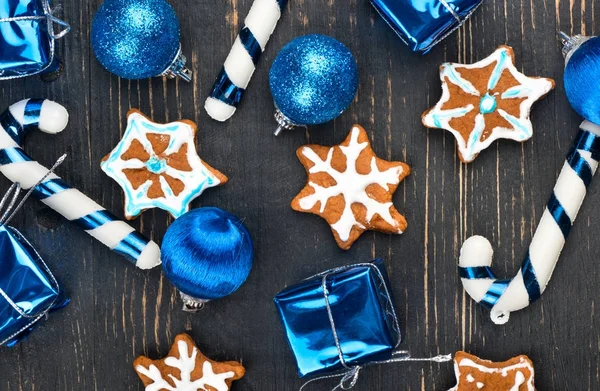 Christmas gingerbread snowflakes — Stock Photo, Image