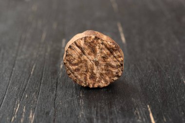 Yarım küçük hindistan cevizi