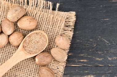 Kaşık içinde Hindistan cevizi