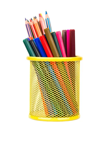Lápis e marcadores na cesta — Fotografia de Stock