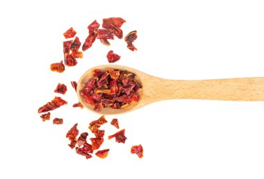 Kuru kırmızı biber kaşıkta.