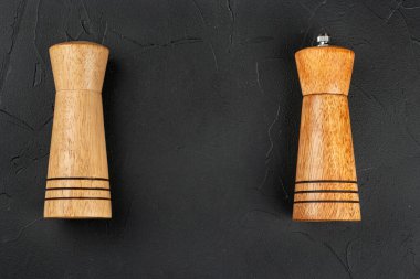 Ahşap biber ve tuz shaker