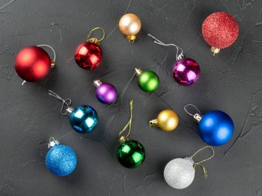 Renkli Noel topları