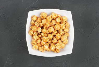 kase karamelli patlamış mısır