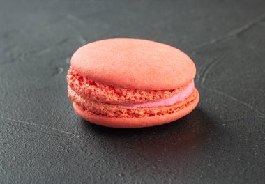 Lezzetli pembe badem kurabiyesi