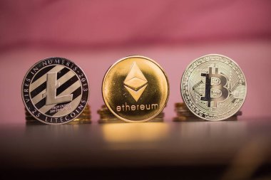 Bitcoin. İlahi. Edebiyat. Tüm zamanların Altın Kripto Para Birimleri