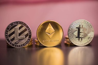 Bitcoin. İlahi. Edebiyat. Tüm zamanların Altın Kripto Para Birimleri