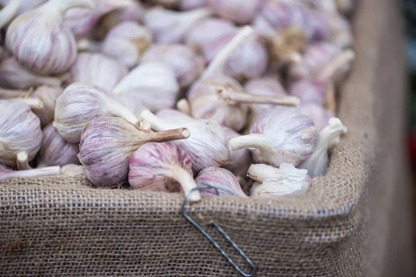 Basket Garlic Organic Food Market — Stock Photo, Image