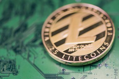 Bitcoin. İlahi. Edebiyat. Tüm zamanların Altın Kripto Para Birimleri