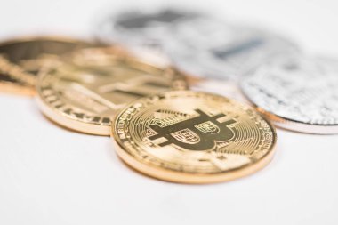 Bir dizi kripto para birimi. Bitcoin en önemli kripto akım olarak