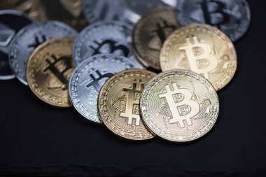 Bir dizi kripto para birimi. Bitcoin en önemli kripto akım olarak
