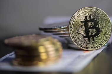 Bir dizi kripto para birimi. Bitcoin en önemli kripto akım olarak