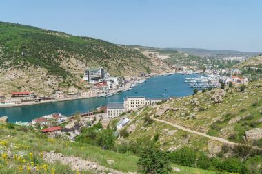 Yün şehir manzarası. Crimea.