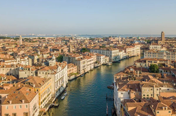 Veneza Grand Canal vista aérea paisagem ao nascer do sol tempo . — Fotografia de Stock