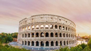 Colosseum panorama adlı günbatımı Zamanı. 