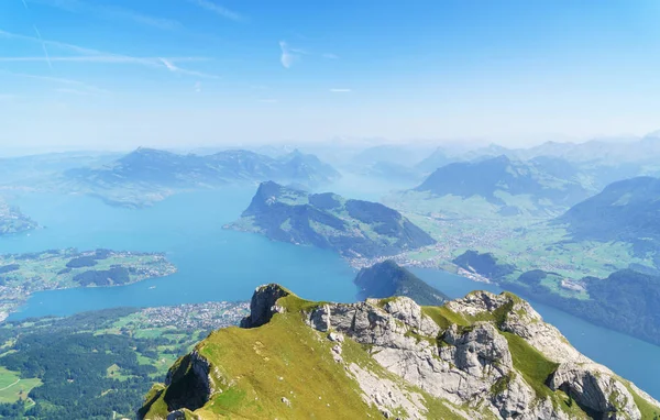 Szwajcarskie Alpy Krajobraz Kawałka Skały Jezior Dolinach Horyzoncie Pilatus Kulm — Zdjęcie stockowe