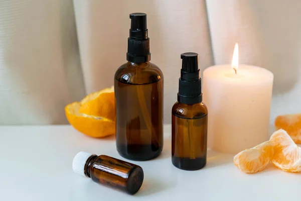 Aromatherapie Foto Mit Zitrusfrüchten Und Schalen Ätherischen Ölen Flaschen Und — Stockfoto