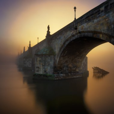 Charles Köprüsü sırasında gündoğumu, Prague, Çek Cumhuriyeti