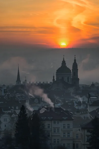 Beautiful St. Nicolaaskerk, Prague, Tsjechië — Stockfoto