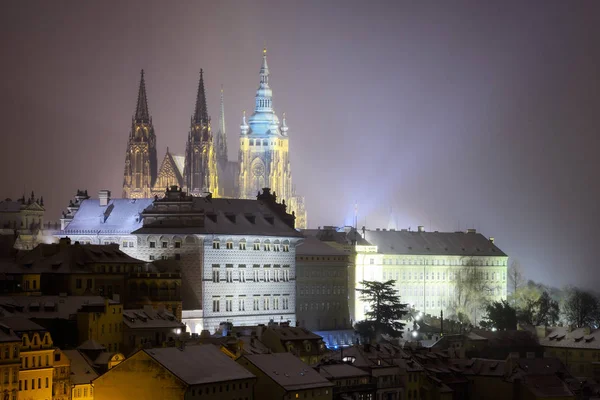 Saint Vitus Cathedral. Snowy atmosphere during winter night. Unesco, Prague, Czech republic — Stock Photo, Image