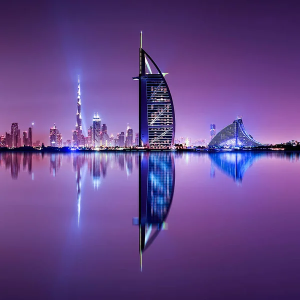 Detail of skyscraper reflection. The Palm island, United Arab Emirates. — Stock Photo, Image