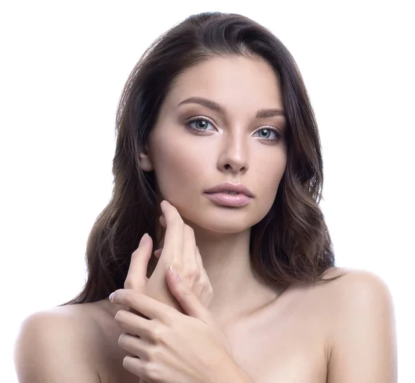 Güzellik Spa kadın mükemmel cilt portre ile. Güzel esmer yanak dokunmadan. Yüz tedavi ve kozmetik kavramı.
