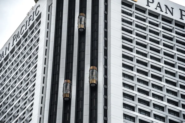 Pan Pacific Hotel Marina Meydanı Singapur ve asansörler duvarlara
