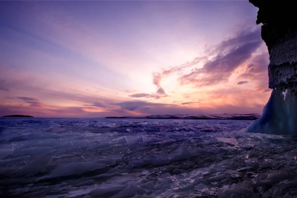 Βιολετί Ηλιοβασίλεμα Στη Λίμνη Βαϊκάλη — Φωτογραφία Αρχείου