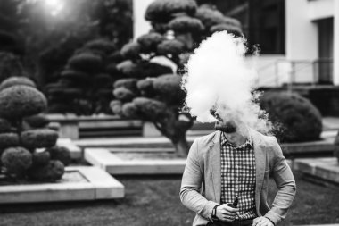 adam sigara elektronik sigara