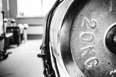 Ekipmanlı bir spor salonu.