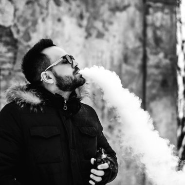 adam sigara elektronik sigara