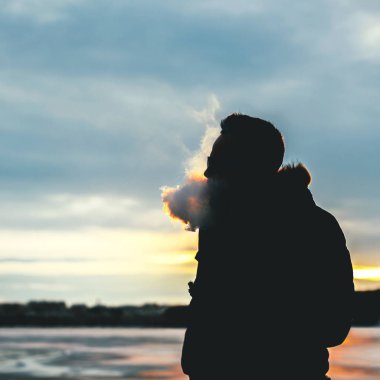 adam sigara elektronik sigara