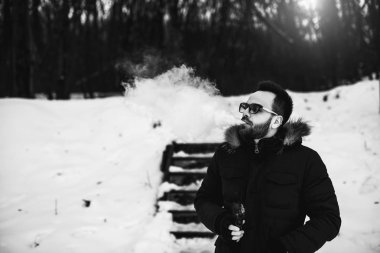 Sakal yasaktır adamla 