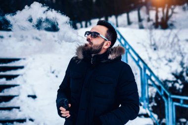 adam sigara elektronik sigara 