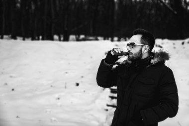 Sakal yasaktır adamla 