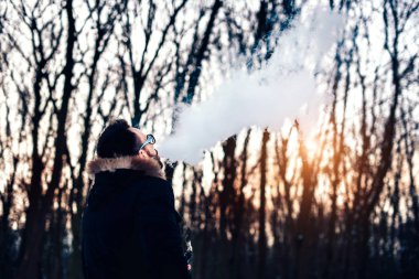 adam sigara elektronik sigara 