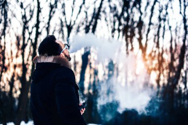 adam sigara elektronik sigara 