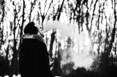 Sakal yasaktır adamla 