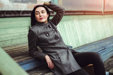 kadın parkta rahatlatıcı