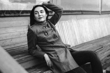 kadın parkta rahatlatıcı