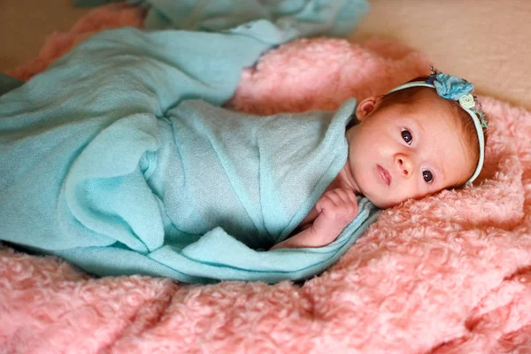 Χαριτωμένο μωρό Νεογέννητο κοριτσάκι — Φωτογραφία Αρχείου