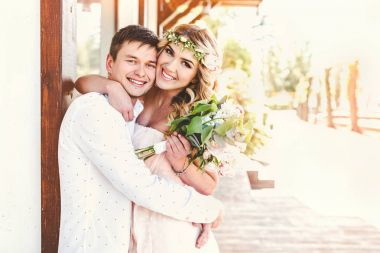 Genç ve güzel düğün çifti 