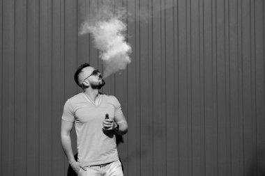 adam sigara elektronik sigara