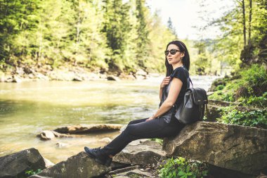 Kız dağ Nehri yakınında 