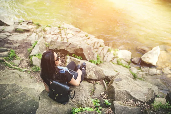 Touristen genießen die Natur — Stockfoto