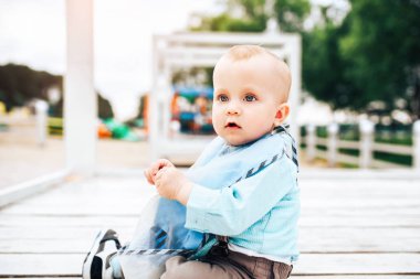 küçük şirin çocuk 